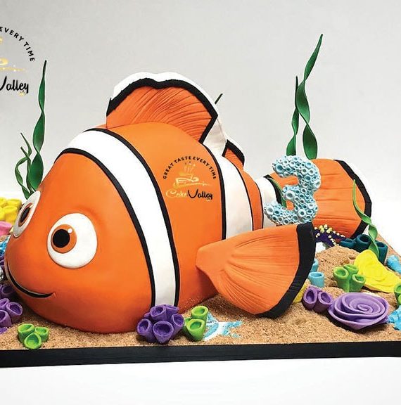 Sculpted Nemo Cake