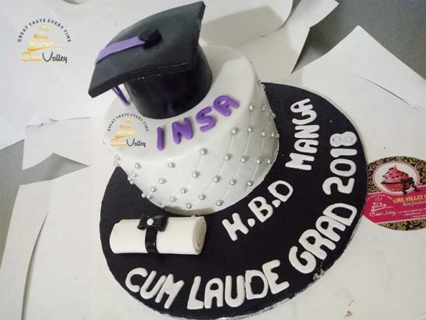 Graduation cake - Congratulations cake